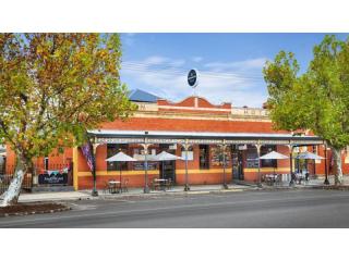 Iconic Freehold Hotel – Proven Performer ideally positioned in the heart of Creswick
