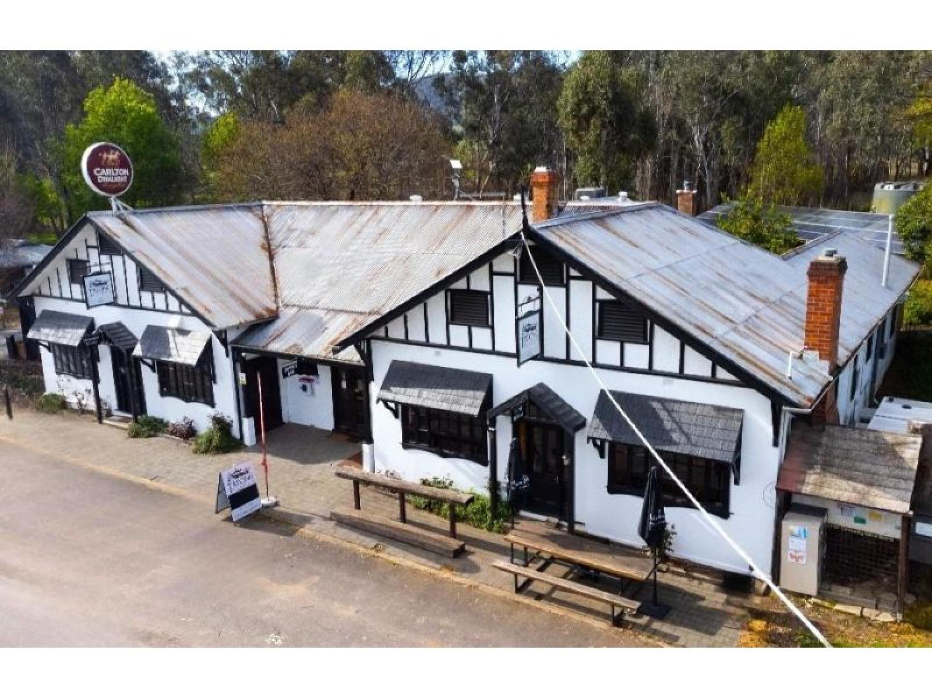 Bars/Nightclubs for sale  Tatong