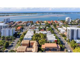 A stone throw from the Broadwater - deal to start your Management Rights career | Resort Brokers ID : MR009029