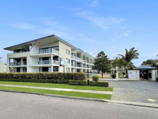 HIGH ROI + $317K NP + PRIME WATERFRONT LOCATION + LIFESTYLE | Resort Brokers ID : MR008942