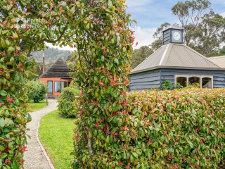 Bed and Breakfasts For Sale - 1 large