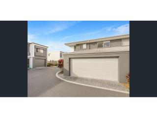 Low Workload Strong Income 72 Unit Complex 