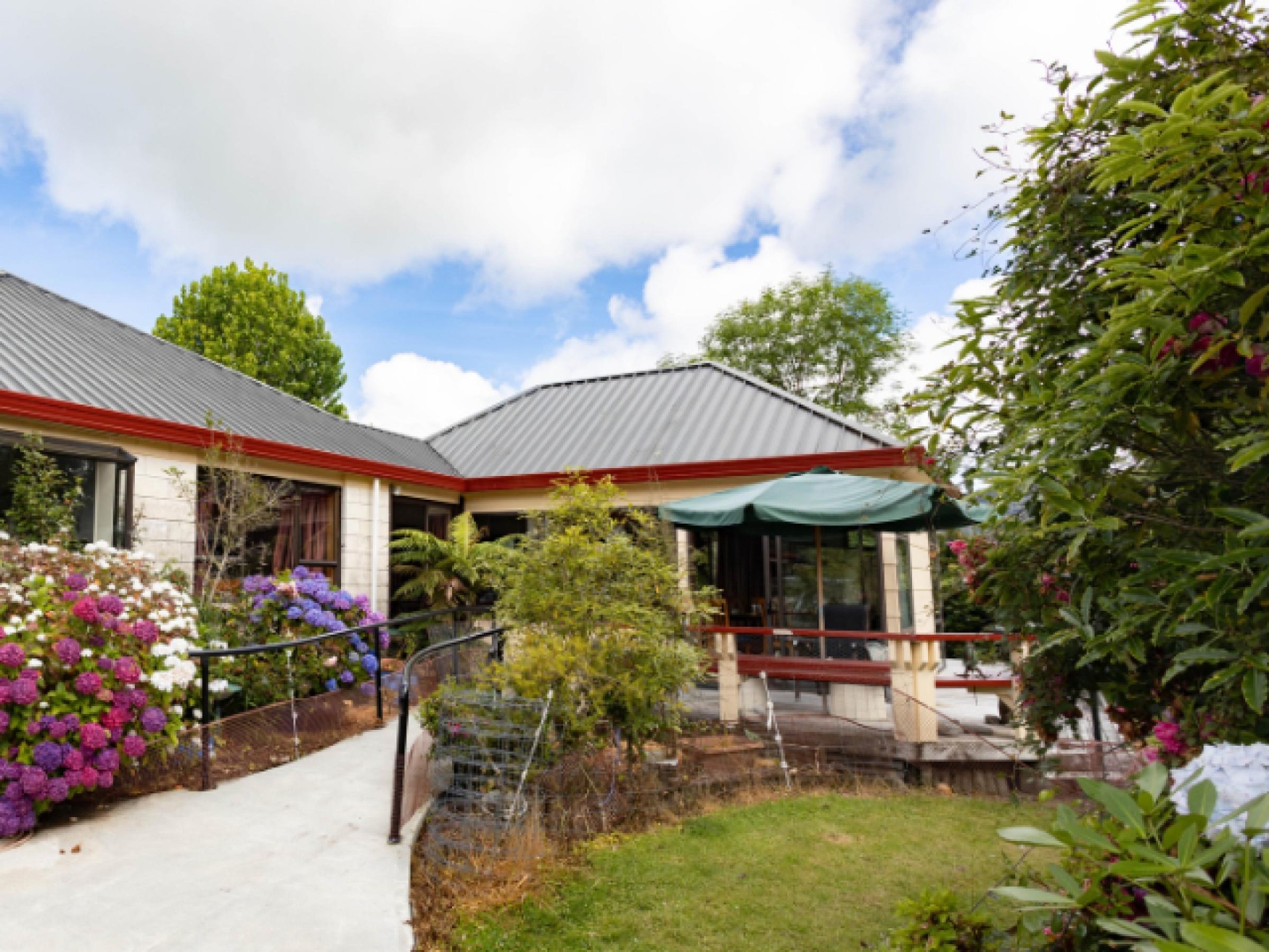 Guest House/B&B for sale Fox Glacier