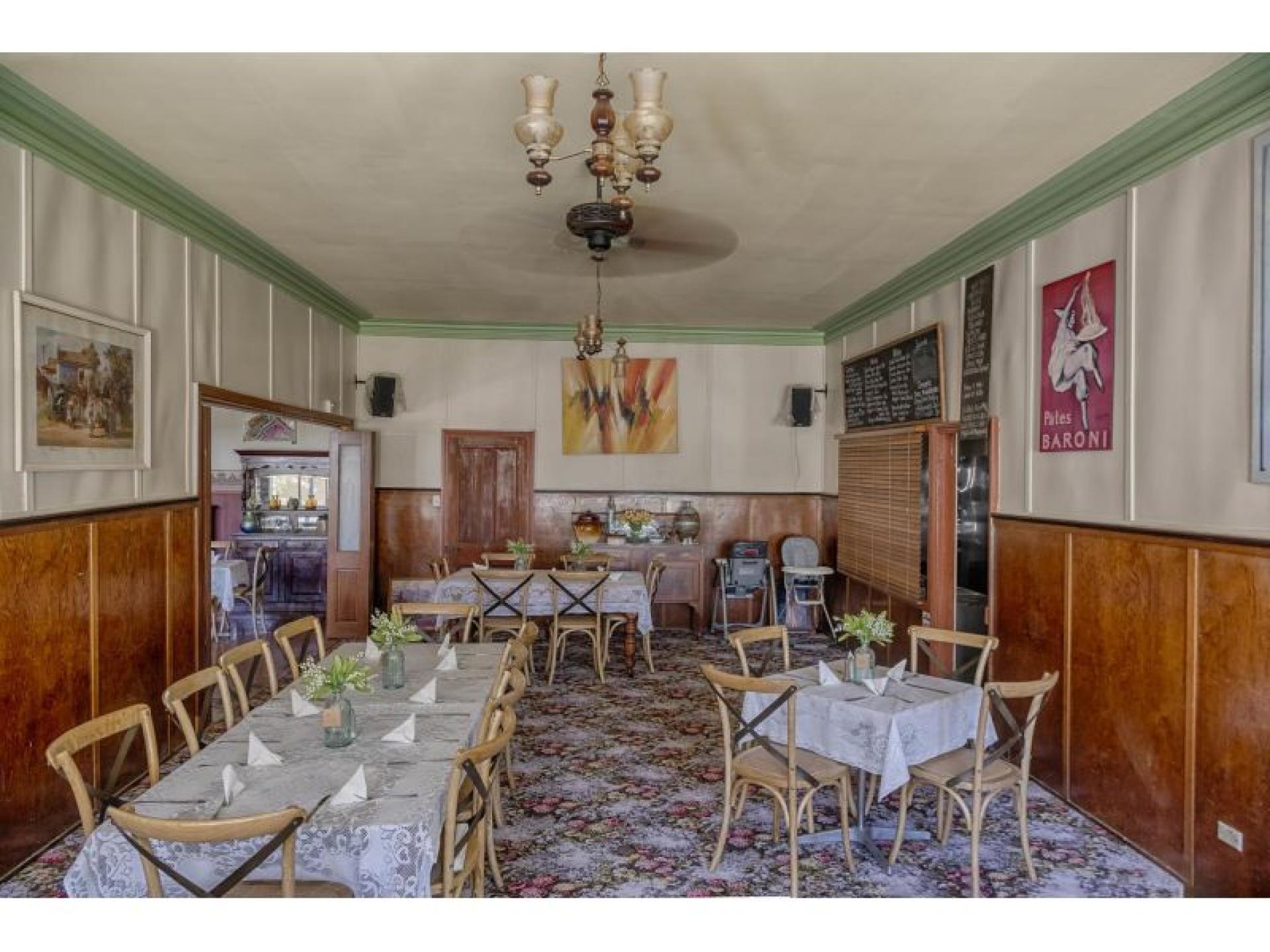 Hotel for sale  Ensay