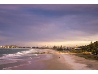 PRIME BEACHFRONT LIVING WITH A HIGH PERFORMING BUSINESS | Resort Brokers ID : MR009045