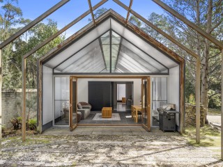 Bed and Breakfasts For Sale - 1 large