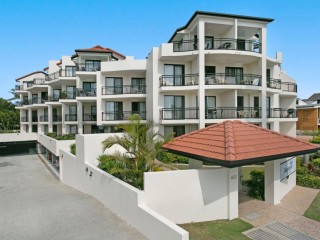 Holiday Management Rights - Broadwater Lifestyle, No Set Office Hours