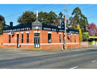 Queen's Head Hotel - Well-Established Venue