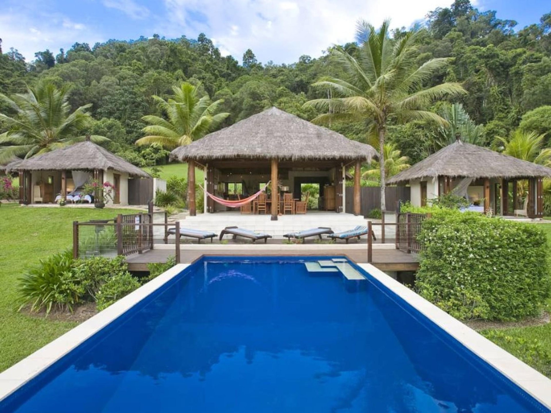 Hotel for sale Cairns                                             Region