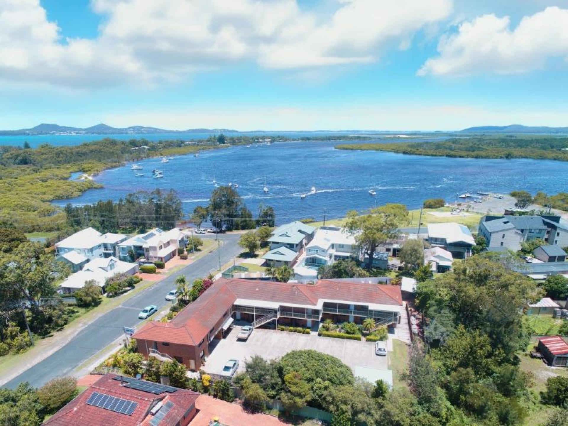 Motel for sale Hawks Nest