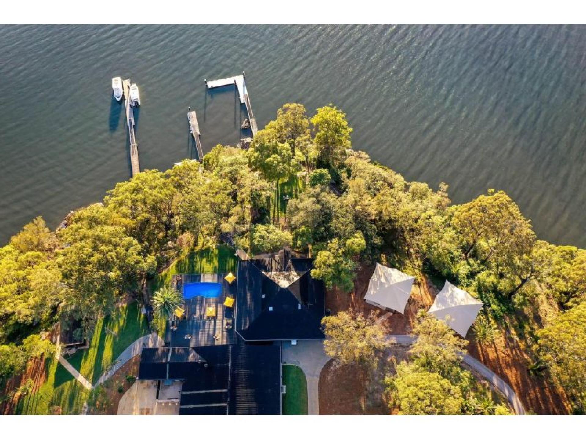 Motel for sale Berowra Waters