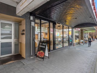 Bed and Breakfasts For Sale - 1 large