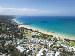 PREMIUM BEACHFRONT FREEHOLD IN LORNE — DARLING OF THE GREAT OCEAN ROAD | Resort Brokers ID : FH009036