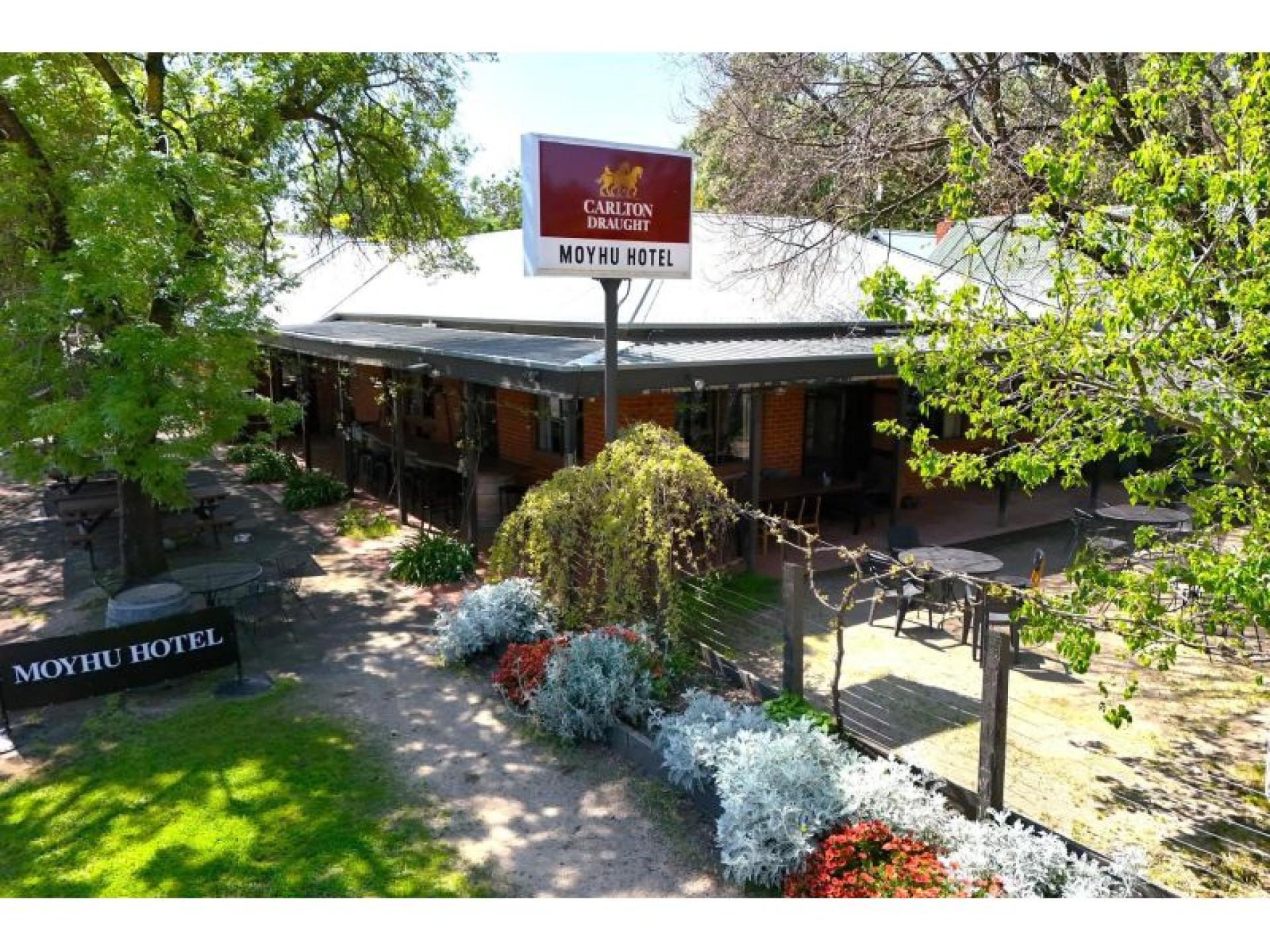 Bars/Nightclubs for sale  Moyhu