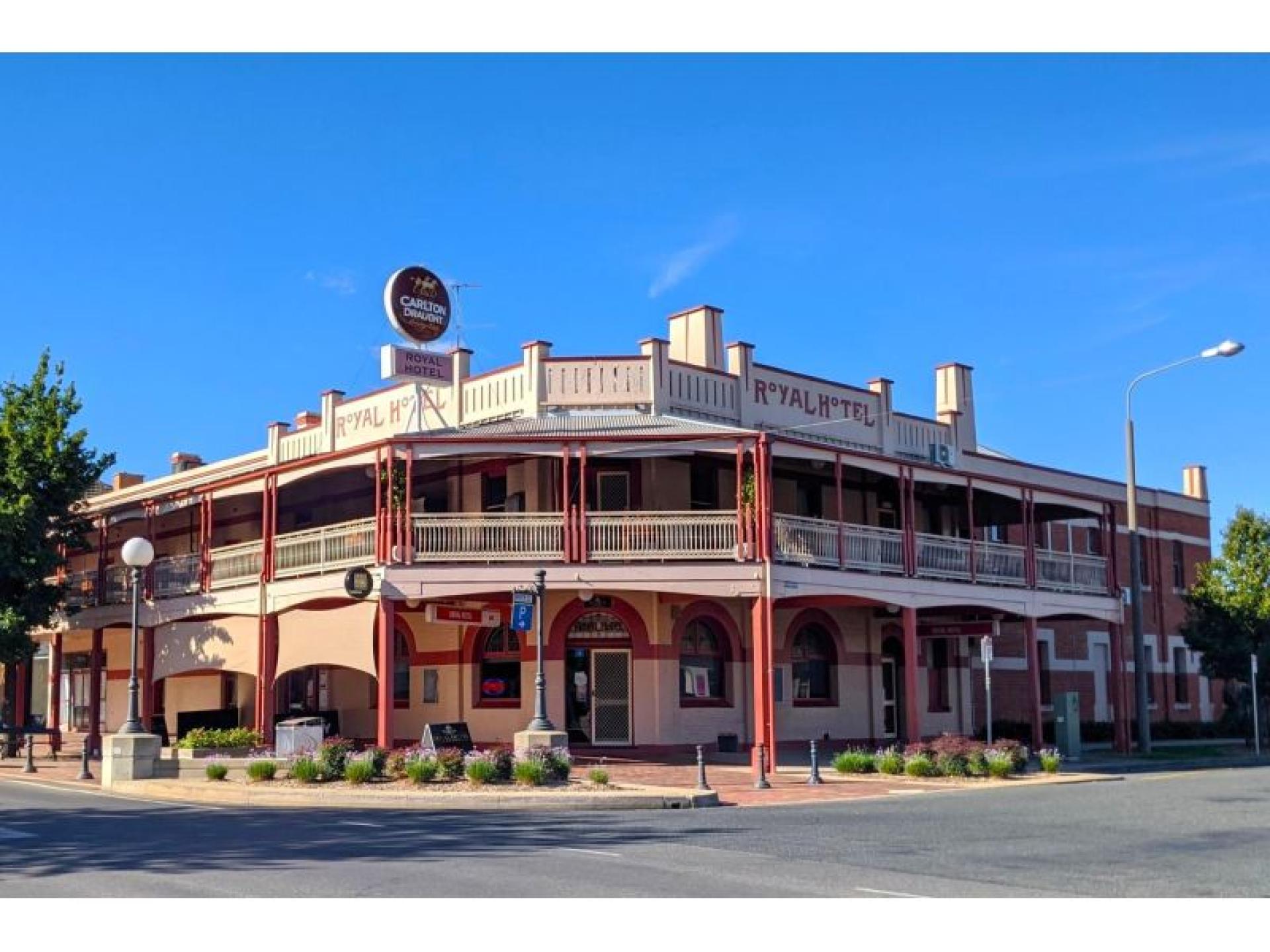 Bars/Nightclubs for sale  Corowa
