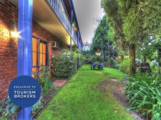 AN OUTSTANDING BUSINESS IN A BEAUTIFUL PART OF VICTORIA - 2873ML