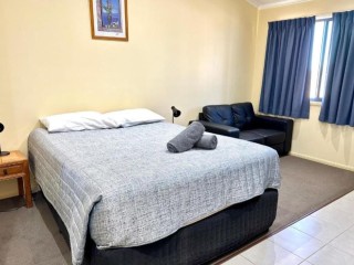 Large 38 Unit Leasehold Motel