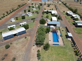 Caravan/Cabin Park located in Western Qld - JS504