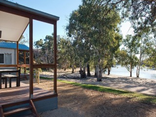THE FREEHOLD & BUSINESS OF LOXTON BIG4 RIVERFRONT HOLIDAY PARK