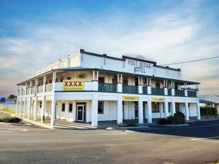ICONIC REGIONAL PUB WITH GAMING, 33 ROOMS, AND EXPANSION POTENTIAL | Resort Brokers ID : FH008998