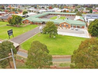 A Rare NSW Freehold Going Concern on 2 Acres | Resort Brokers ID : FH009074