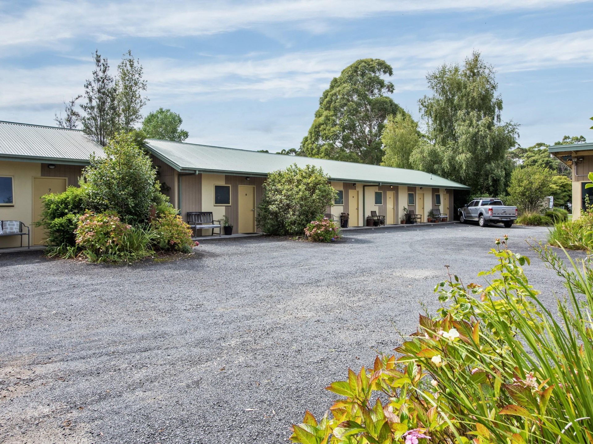 Motel for sale  Strahan